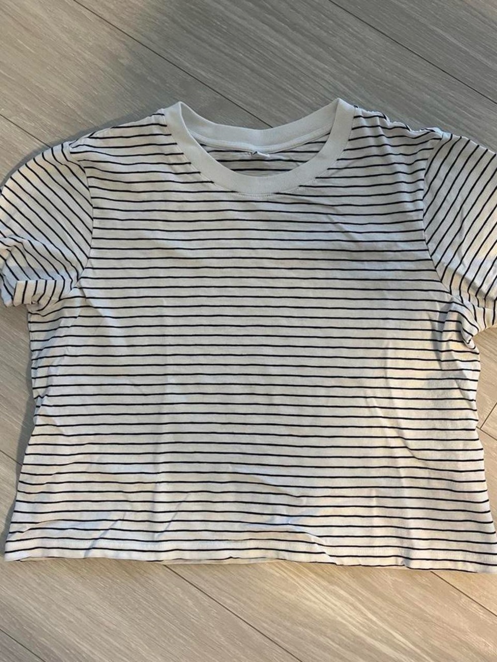 Uniqlo Slub Jersey Striped Cropped T-Shirt
